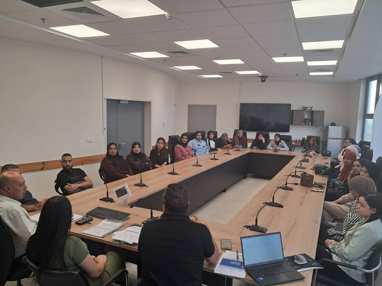 لقاء افتتاحي لمشروع تأهيل المعلمين الجدد في جسر الزرقاء