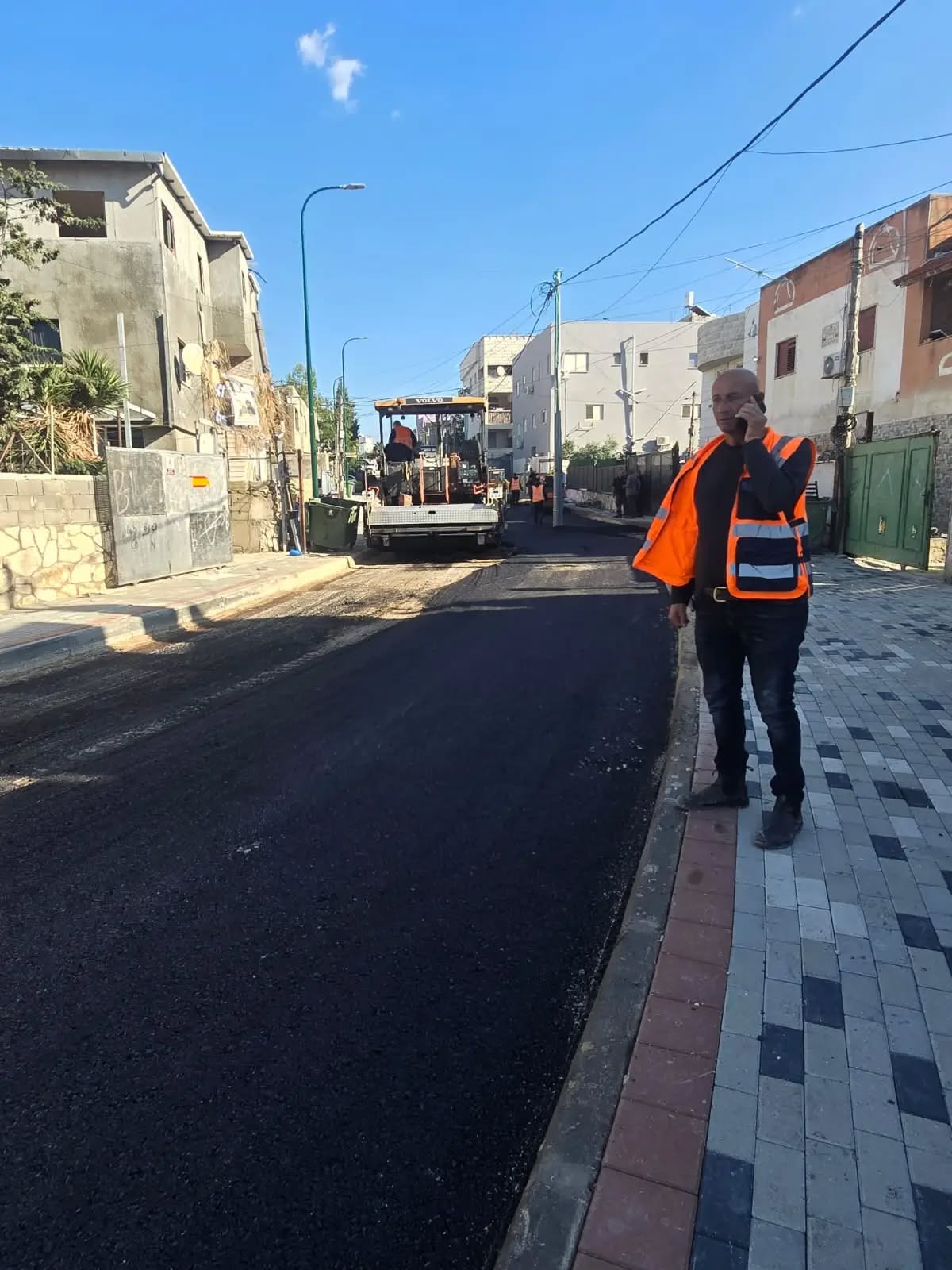 تعبيد وتنظيم  الشوارع وحملة تنظيف واسعة للحفاظ على الحيز العام وتعزيز الانتماء